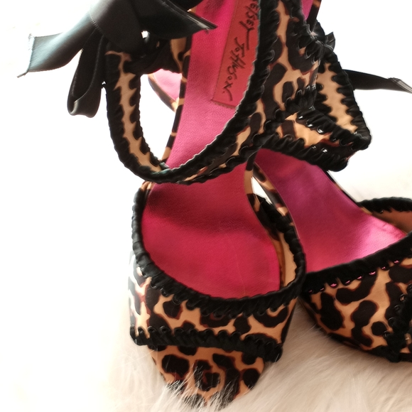 Betsey Johnson sz 8M 4in - Picture 4 of 9